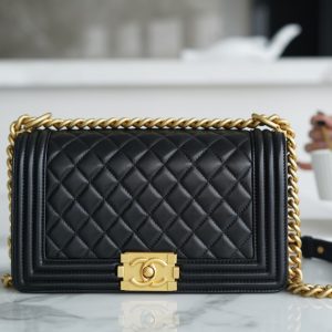 香奈儿chanel leboy小羊皮黑金中号官方网站香奈儿包包