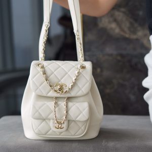 chanel duma双肩包奶昔白香奈儿背包双肩包新款价格