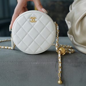 CHANEL金属球小圆包仙女白香奈儿金属球小圆包多少钱
