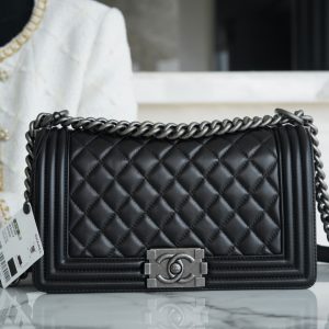 chanel leboy小羊皮黑银中号奢侈品牌香奈儿女包