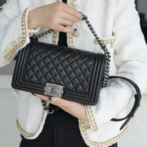 chanel leboy小羊皮黑银中号奢侈品牌香奈儿女包种草图