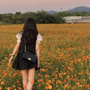 chanel 正品皮小球纹黑金中号香奈儿leboy包包上身效果