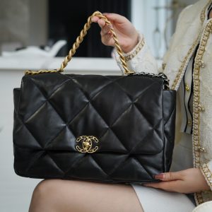 chanel 19系列口盖包经典黑香奈儿19系列口盖包尺寸