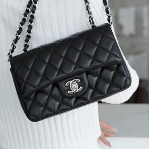 chanel CFClassic Flap黑羊金口盖包上身图香奈儿名牌包包