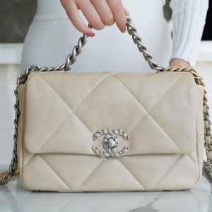 chanel 19bag2022浅杏 银扣香奈儿包包官方旗舰店官网