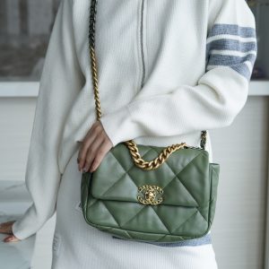 chanel 19bag秋冬限定抹茶绿小号香奈儿19bag上身效果图