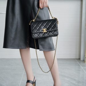 chanel双金球CF22CM黑色上身图香奈儿女包官方网站旗舰店