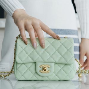 chanel2022春夏金属球方胖子苹果绿香奈儿包包官网怎么买