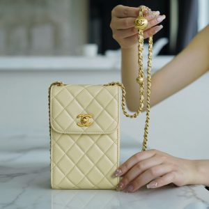 chanel春夏金属球 手机包小鸡黄香奈儿包包所有款式