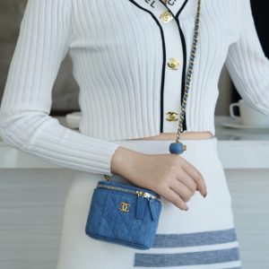 chanel 2022丹宁牛仔金属球盒子包上身图香奈儿女款大包