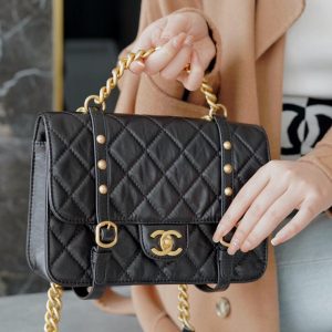 chanel高级手工坊复古邮差包上身图最新款香奈儿女包