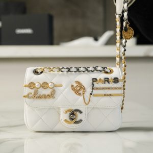 chanel 新款CF徽章mini白色️香奈儿迷你口盖包多少钱