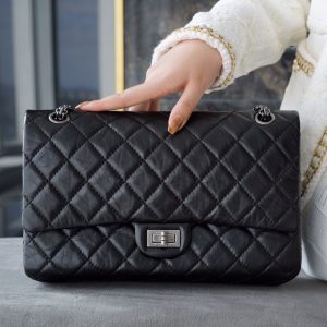 chanel复刻2.55大号正品皮 黑银香奈儿复刻版包包价格