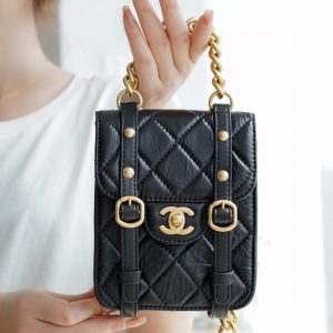 chanel 竖版mini复古邮差包上身图官方网站香奈儿包包