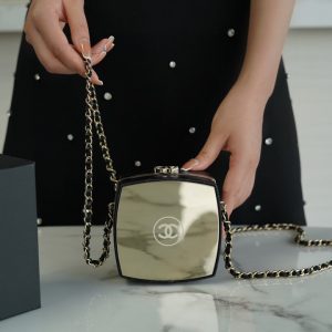 chanel2022秋冬新款 粉饼盒包香奈儿粉饼专柜价图片