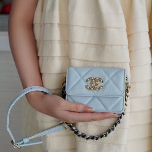 chanel 19bag秋冬新款迷你小腰包上身图香奈儿迷你小包包