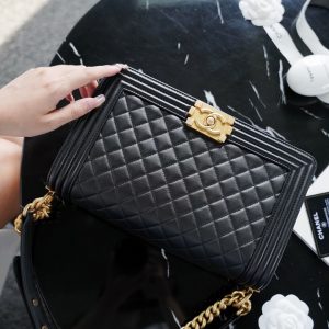 香奈儿Leboy黑色 羊皮 金扣大号官方网站香奈儿包包