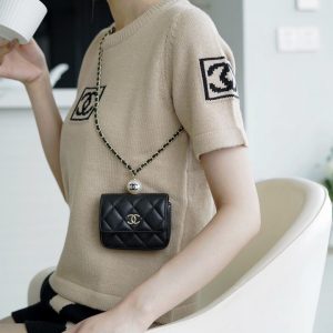 chanel 春夏新款珍珠链条零钱包上身图香奈儿包包所有款式