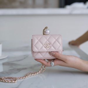 chanel 春夏新款珍珠链条零钱包人鱼姬幻彩粉香奈儿包包链子