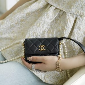 chanel新款珍珠链条零钱卡包上身图香奈儿包包官方旗舰店