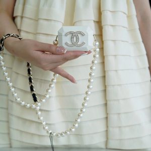 Singapore 𝖢𝗁𝖺𝗇𝖾𝗅  高級手工坊 耳機套香奈兒耳機套airpods