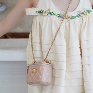 Singapore Kuala Lumpur 𝖢𝗁𝖺𝗇𝖾𝗅 高級手工坊盒子包上身圖