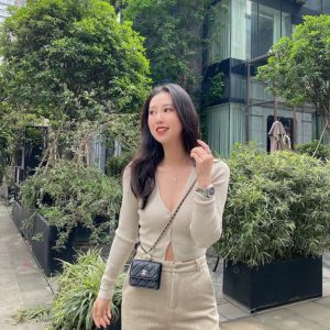 Australia chanel香奈兒春夏新款珍珠鏈條零錢包 黑色上身圖