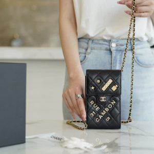 Kuwait chanel春夏繫列 限量徽章手機包香奈兒徽章包包