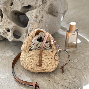 Vietnam Hanoi羅意威海螺草編包LOEWE包包怎麽看年份