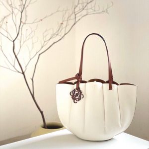 Abu Dhabi LOEWE Shell 托特包羅意威托特包多少錢