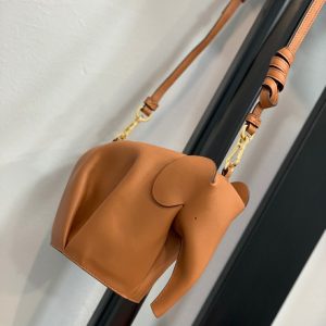 Toronto Canada LOEWE小象包官網價格羅意威小象包