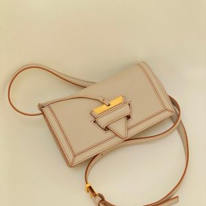 San Francisco USA LOEWE三角包羅意威三角包真假辨別