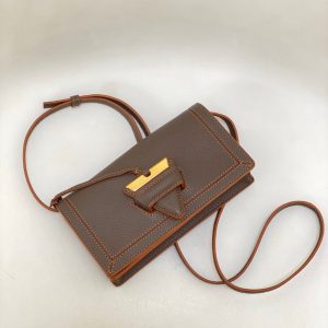 Boston USA LOEWE Barcelona軟包羅意威三角包小號尺寸