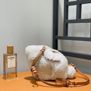 Indonesia Jakarta 羅意威 bunny bag 迪麗熱巴同款