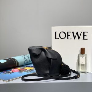 Australia Canberra LOEWE羅意威小兔子零錢包多少錢