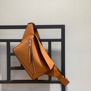 Bahrain manama LOEWE Puzzle腰包羅意威puzzle包包