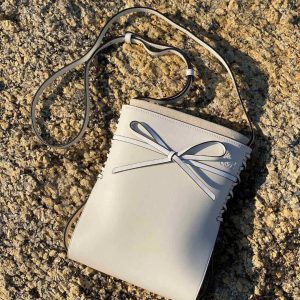 The Netherlands LOEWE Ikebana繫列花藝包羅意威的包