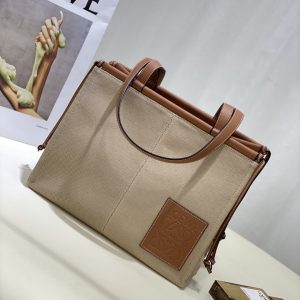 Ottawa Canada LOEWE Cushion Tote購物袋羅意威官網