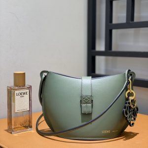 Boston USA LOEWE moulded bucket羅意威水桶包好看嗎