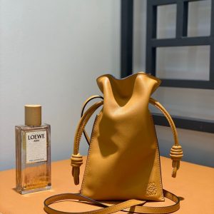 Tower Hamlets London UK Britain羅意威 小福袋手機包