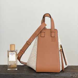 Hong Kong LOEWE Hammock 吊床包羅意威吊床包真假