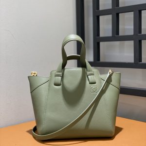 Saudi Arabia Dammam LOEWE羅意威粽子包羅意威的包