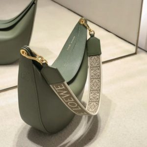 Abu Dhabi LOEWE Luna月亮包羅意威包包怎麽看年份