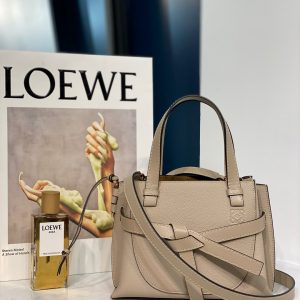 Toronto Canada LOEWE Gate Top Mini手提馬鞍包