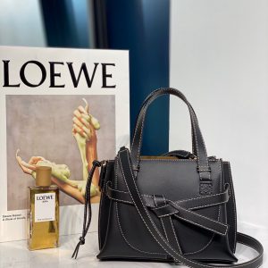 Calgary Canada LOEWE Gate Top Mini手提馬鞍包羅意威