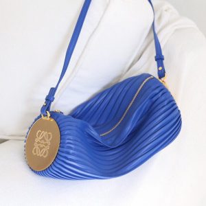 Adelaide Australia LOEWE Bracelet腋下包羅意威女包