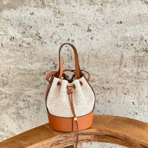 Vietnam  Hanoi羅意威繡花氣球包LOEWE最新繡花氣球包