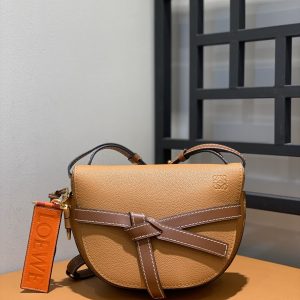 Britain 羅意威gate馬鞍包loewe官網價格及圖片羅意威