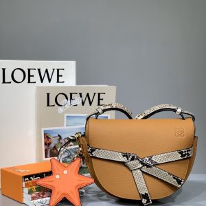 Bahrain manama羅意威蛇皮馬鞍包緬甸蟒LOEWE官網