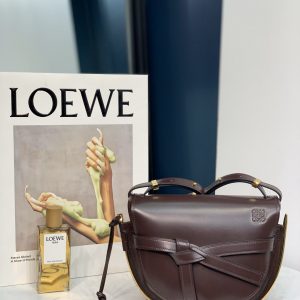 Republic of Indonesia 羅意威金邊馬鞍包羅意威包包標誌